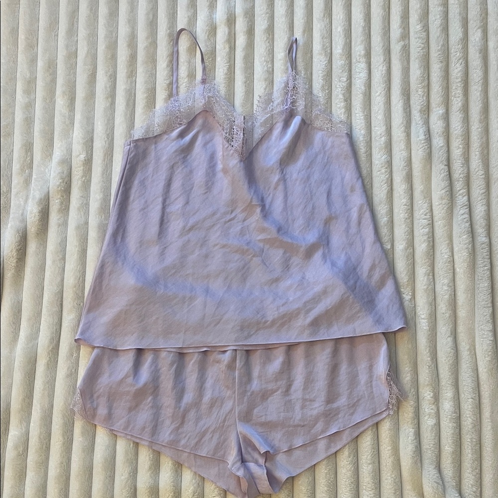 New with tags! Victoria’s Secret Women's Lavender Lace Trim Sleepwear Set